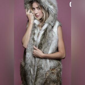 RARE COLLECTORS EDITION SPIRITHOODS ALASKAN HAWK HOODED FAUX FUR VEST JACKET